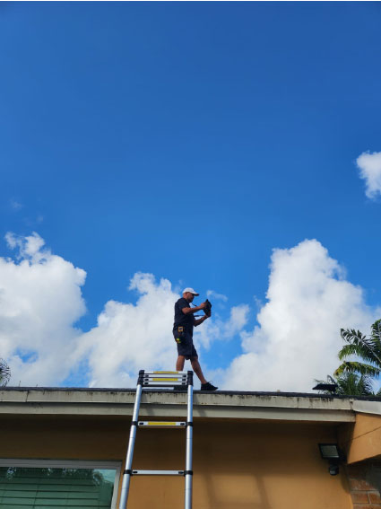 Home Inspector in Roof in South Florida